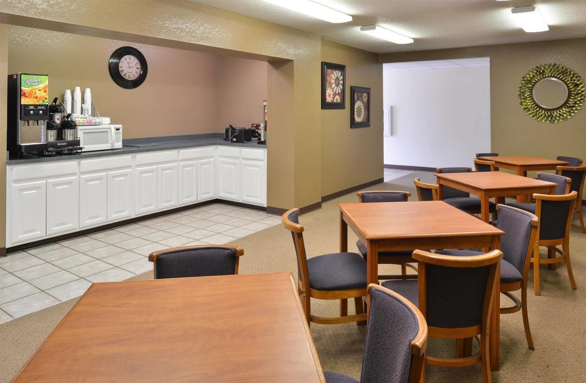 Americas Best Value Inn Smackover Exterior foto
